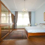 Dalmatinova 2-Bedroom Apartment With Castle View