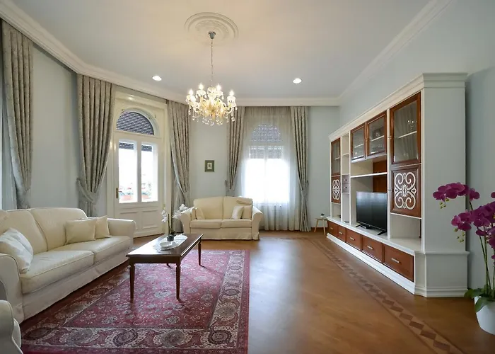 Dalmatinova 2-Bedroom Apartment With Castle View